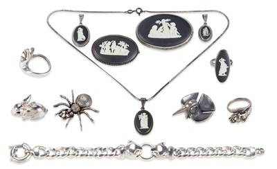 Lot 545 - A COLLECTION OF SILVER JEWELLERY