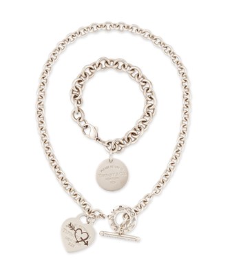 Lot 597 - TIFFANY & CO, A SILVER 'RETURN TO TIFFANY' NECKLACE AND BRACELET