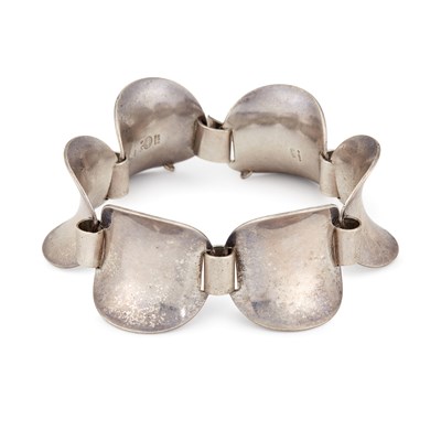 Lot 498 - STEFFEN ANDERSEN FOR GEORG JENSEN, A DANISH SILVER BRACELET