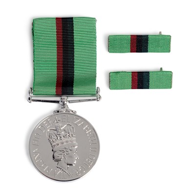 Lot 19 - AN ELIZABETH II ROYAL ULSTER CONSTABULARY SERVICE MEDAL