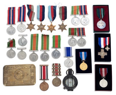 Lot 12 - A GROUP OF MILITARIA