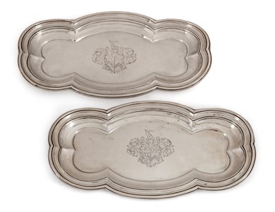 Lot 355 - A PAIR OF GEORGE IV SILVER SNUFFER TRAYS
