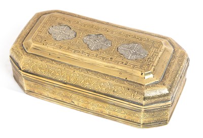 Lot 151 - AN 18TH CENTURY DUTCH BRASS BOX