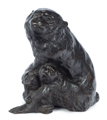 Lot 416 - A JAPANESE BRONZE GROUP OF MONKEYS