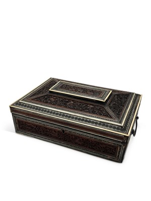 Lot 986 - AN ANGLO-INDIAN CARVED SANDALWOOD AND SADELI INLAID WORK BOX