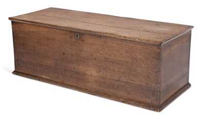 Lot 921 - AN 18TH CENTURY OAK CHEST
