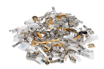Lot 448 - A LARGE COLLECTION OF WATCH CASES, BRACELETS AND SPARE LINKS FOR SPARES AND REPAIRS