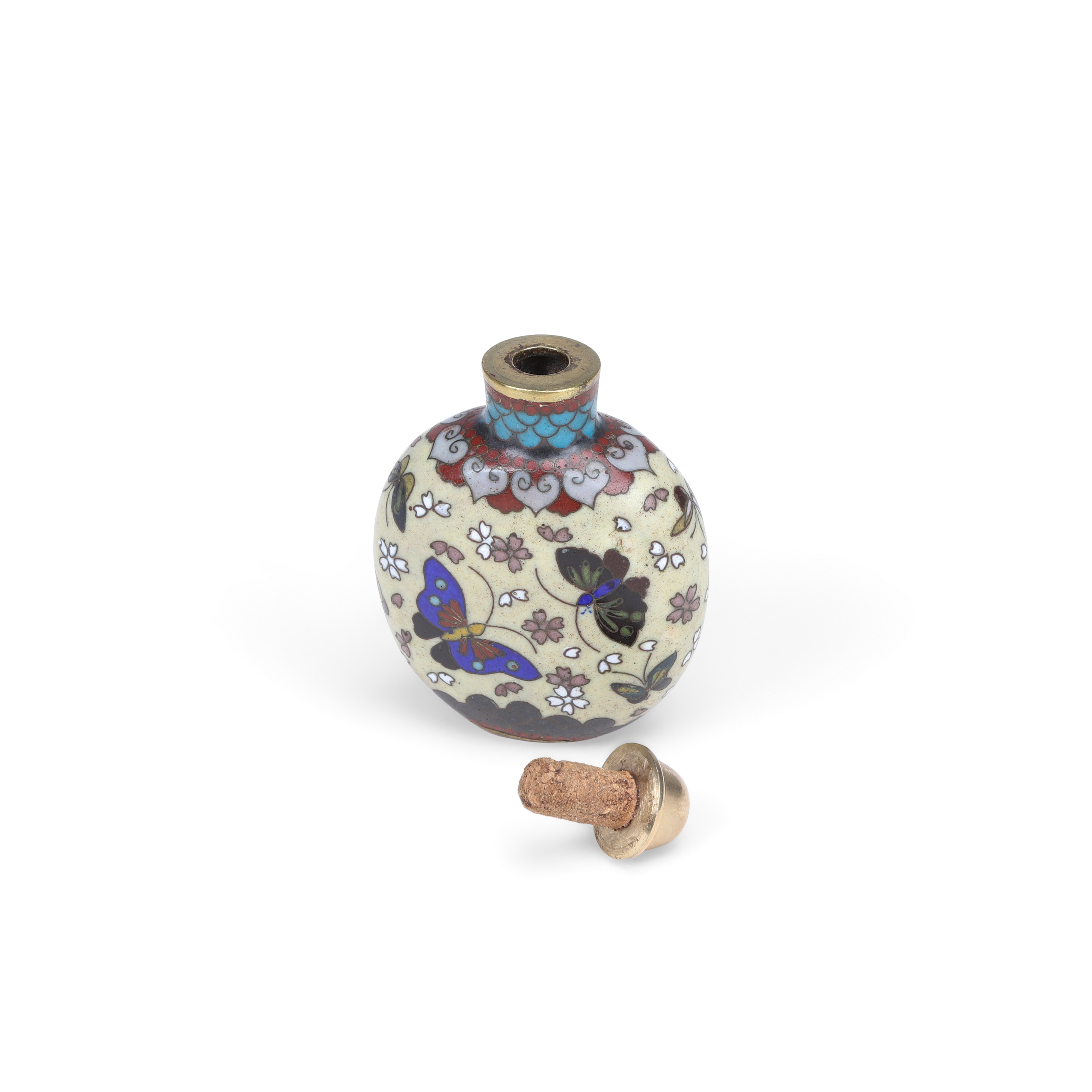 Lot 611 - A JAPANESE CLOISONNÉ ENAMEL SNUFF BOTTLE