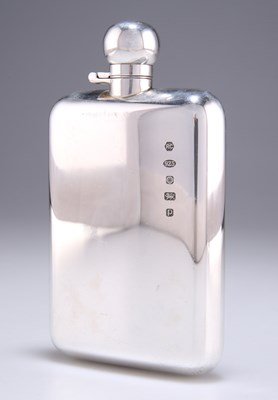 Lot 1156 - AN ELIZABETH II SILVER SPIRIT FLASK