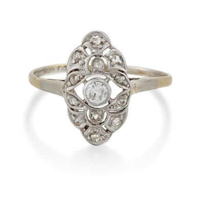 Lot 2195 - AN EARLY 20TH CENTURY DIAMOND RING