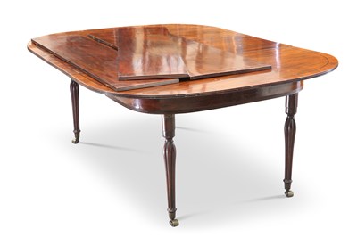 Lot 66 - AN EARLY 19TH CENTURY EBONY-BANDED MAHOGANY CAMPAIGN DINING TABLE